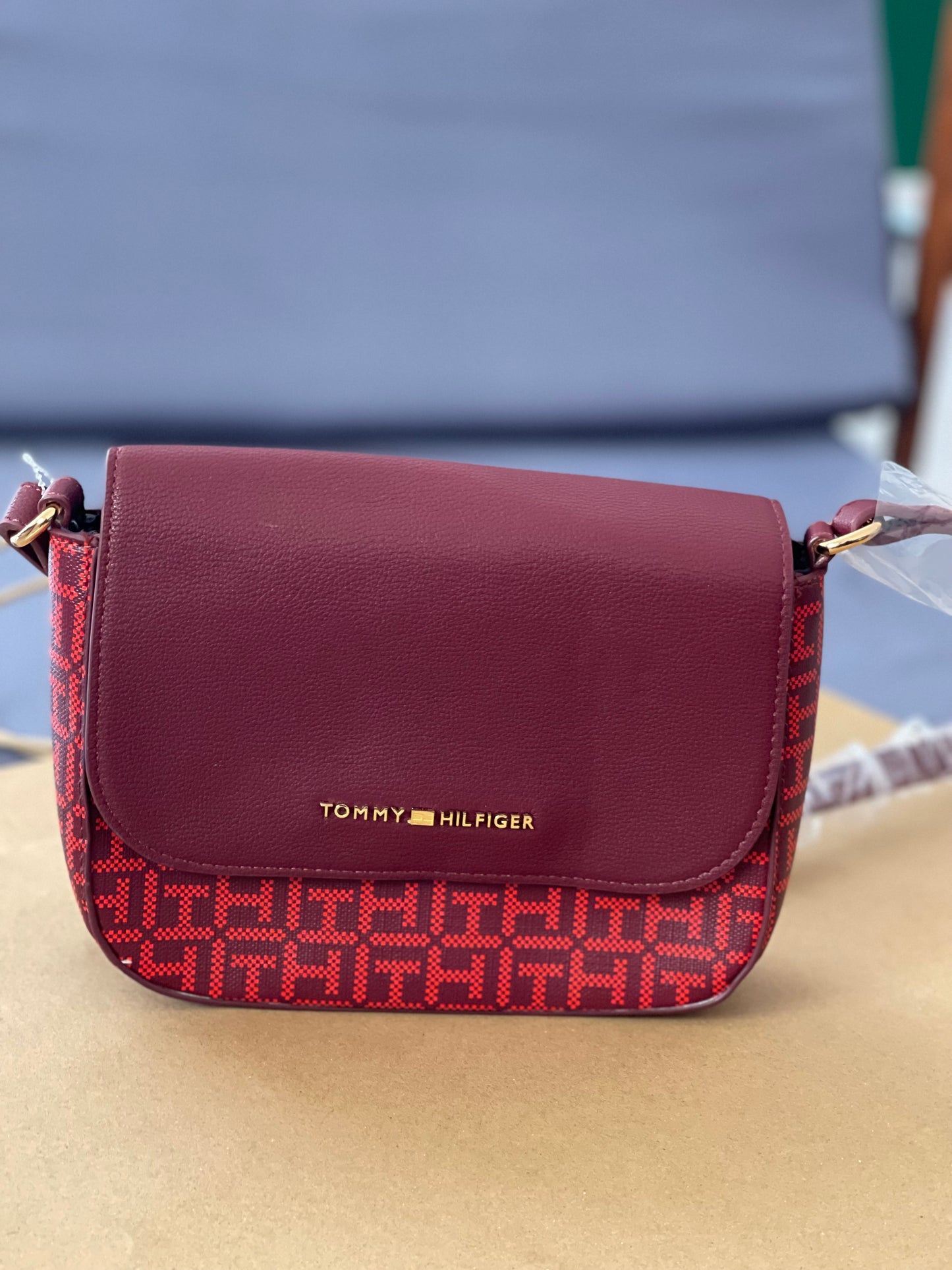 Crossbody Tommy H