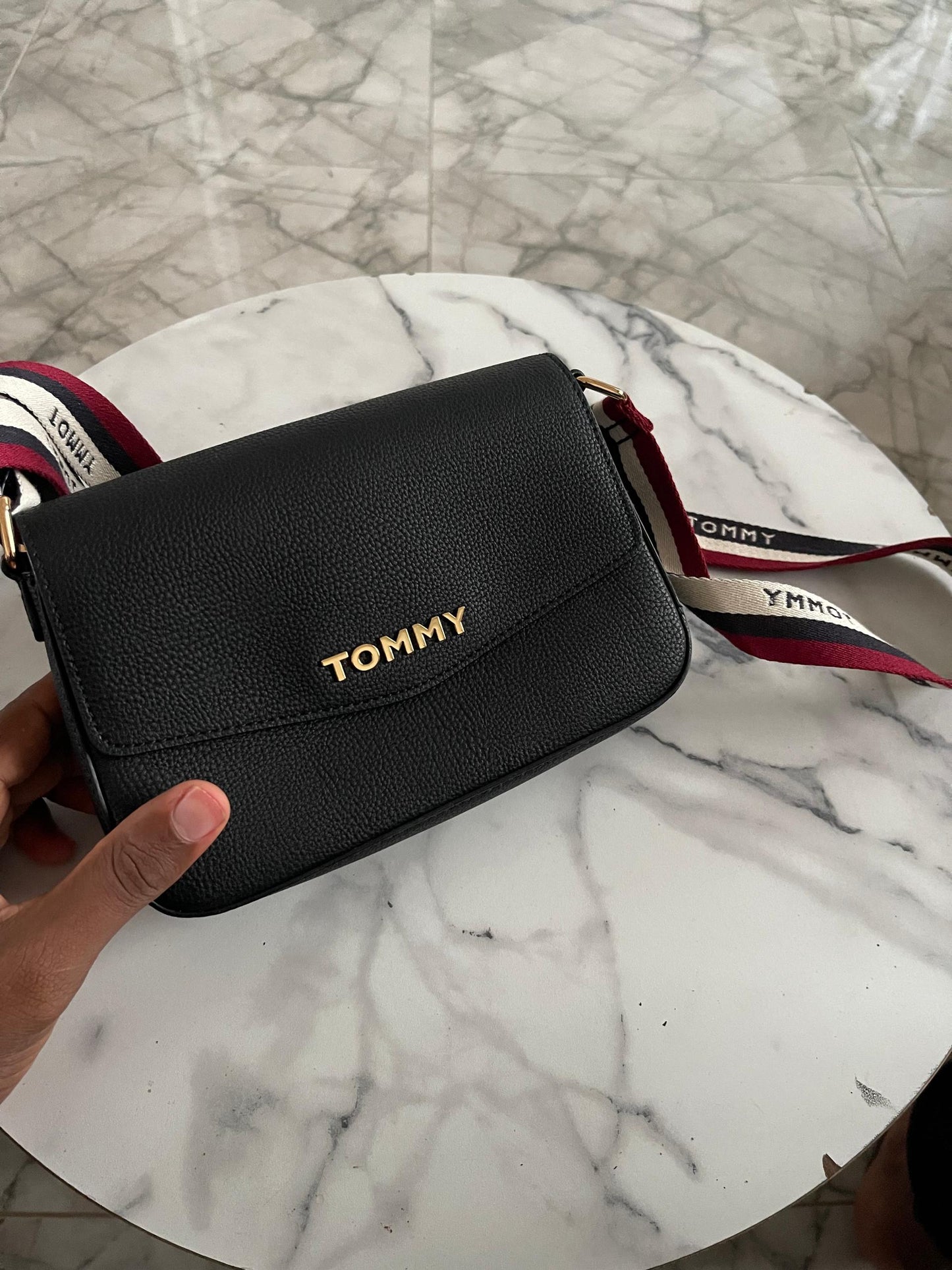 SAC AVEC BANDOULIÈRE TOMMY H
