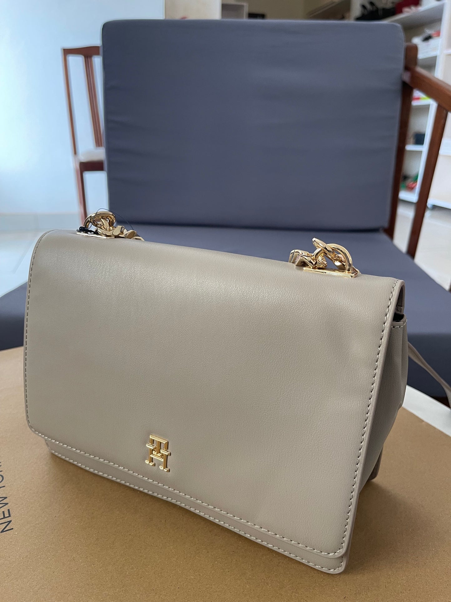 Crossbody Tommy H